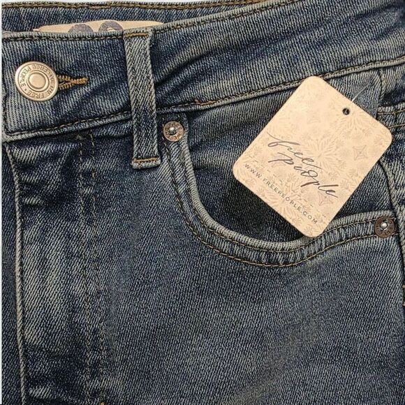 Free People Blue Jeans Size 28 NWT - Picture 3 of 8